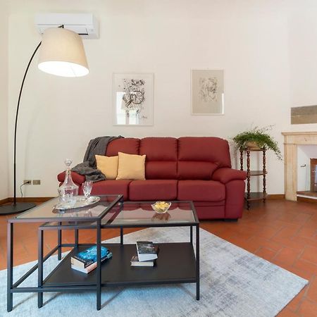 110 Sqm Apartment 6 Sleeps In Santa Croce Florencja Zewnętrze zdjęcie