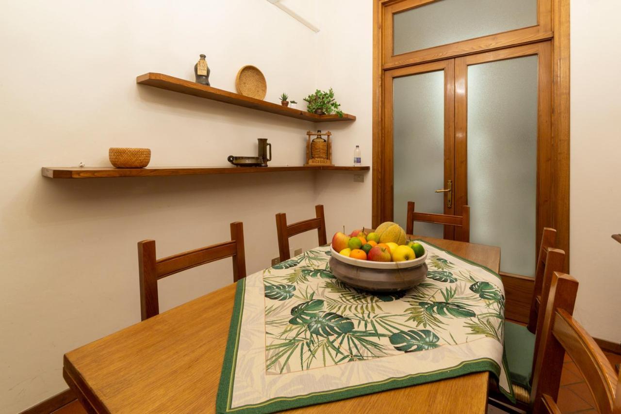 110 Sqm Apartment 6 Sleeps In Santa Croce Florencja Zewnętrze zdjęcie